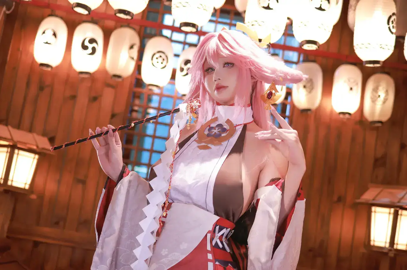 桜满三时 – 原神 八重神子