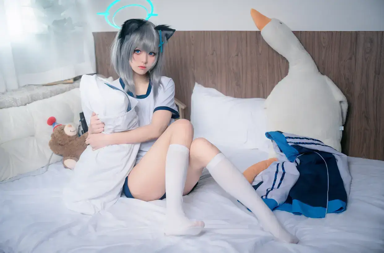 九柒喵 – 体操服白子
