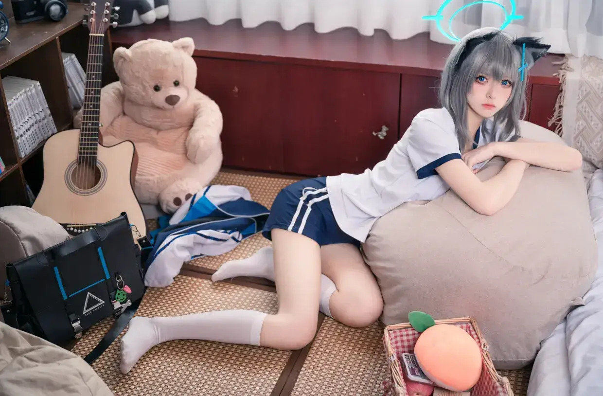 九柒喵 – 体操服白子