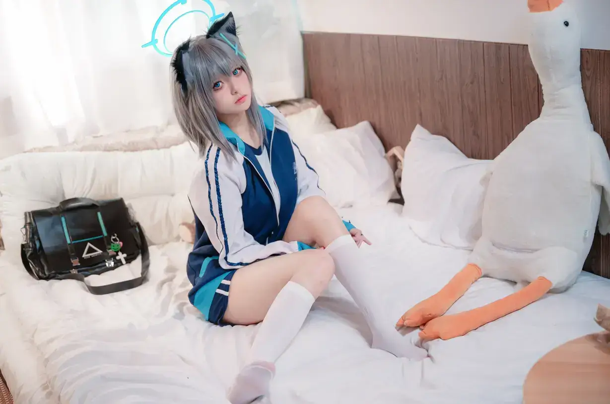 九柒喵 – 体操服白子